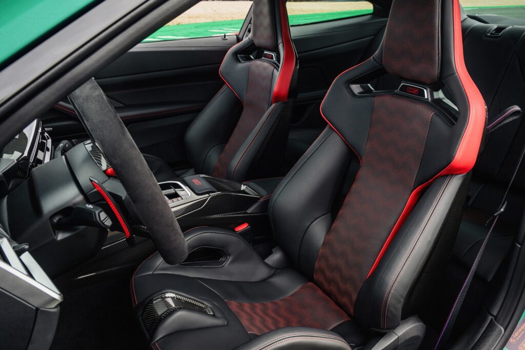 Новото BMW M4 CS – уверена динамика във всяка ситуация