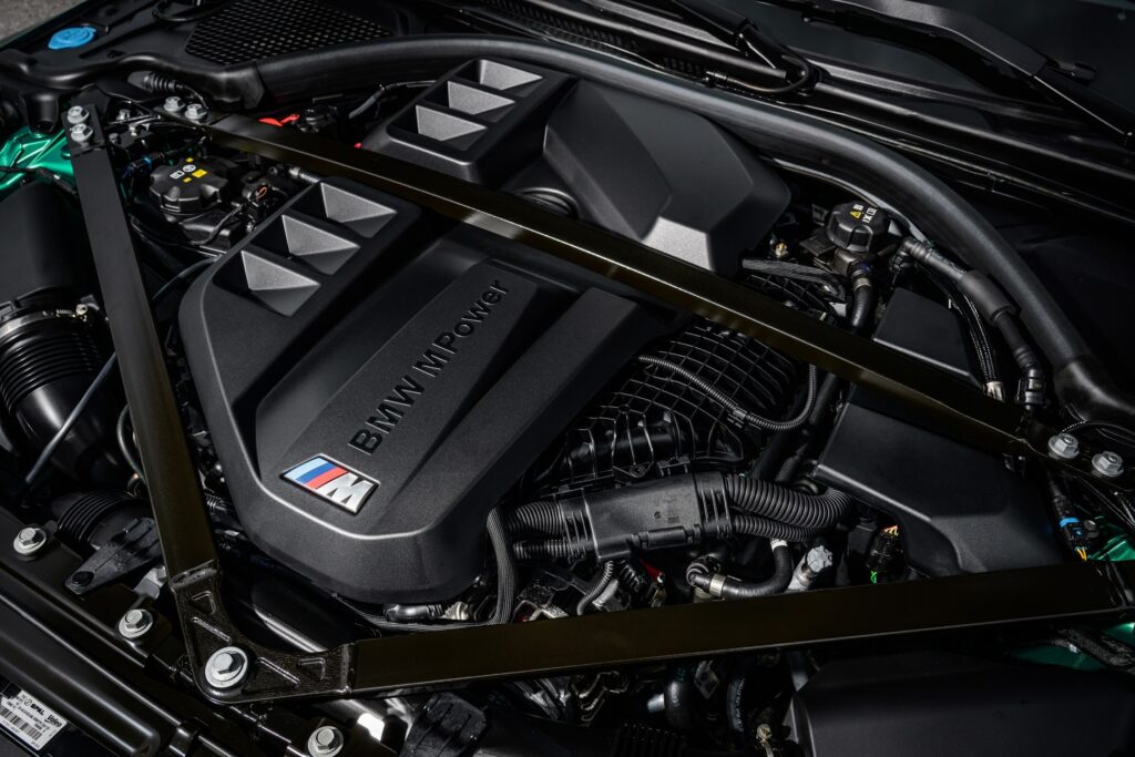 Новото BMW M4 CS – уверена динамика във всяка ситуация
