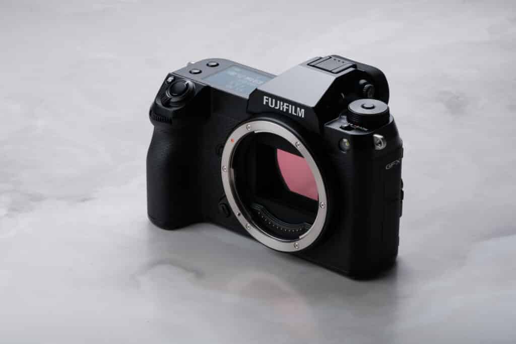 Fujifilm представи безогледалните фотоапарати X-T50 и GFX 100S II на цени 00 и 99