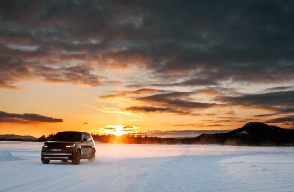 100% Range Rover. 100% електрически. Тестван да бъде лидер