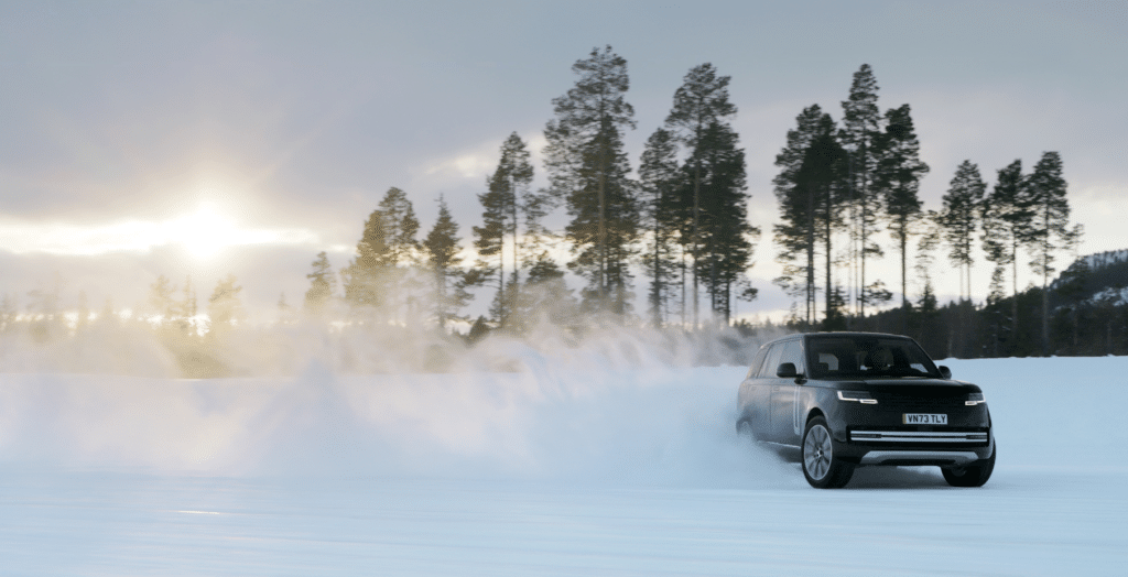 100% Range Rover. 100% електрически. Тестван да бъде лидер