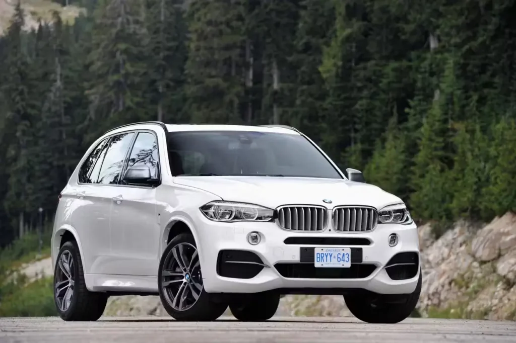 “Родната полиция ни пази” и прави хитри покупки. BMW M340i > базово М3?