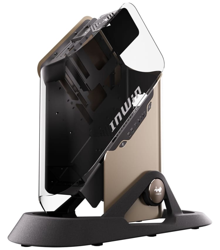 InWin показа екстравагантния корпус Signature с голям извит стъклен панел и огромна поставка