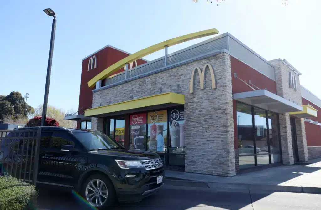 McDonald’s прекратява проекта за внедряване на ИИ за приемане на поръчки – той греши твърде често