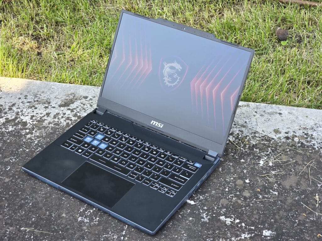 MSI Cyborg 14: Гейминг лаптоп, еквивалент на малък спортен автомобил