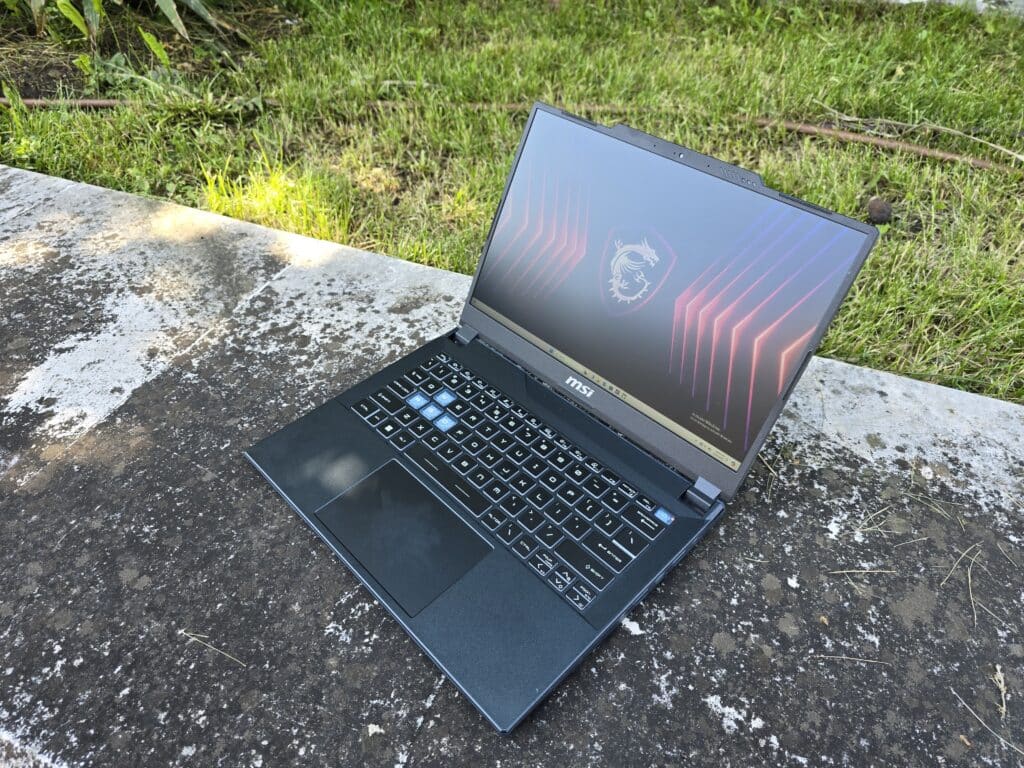 MSI Cyborg 14: Гейминг лаптоп, еквивалент на малък спортен автомобил