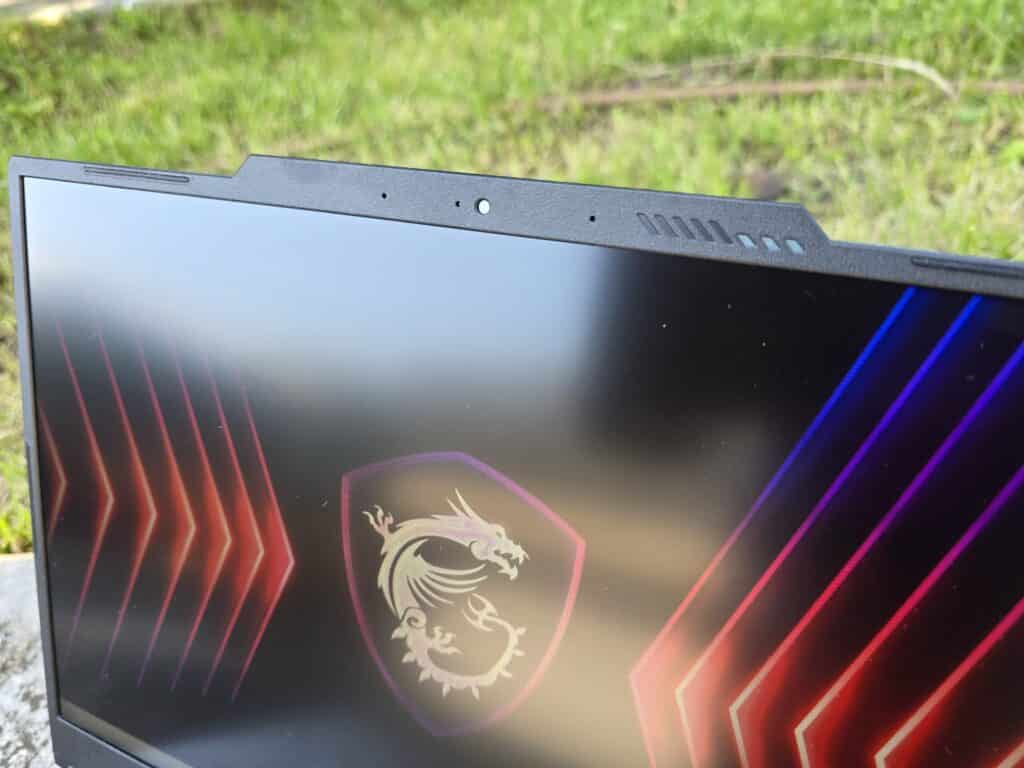 MSI Cyborg 14: Гейминг лаптоп, еквивалент на малък спортен автомобил