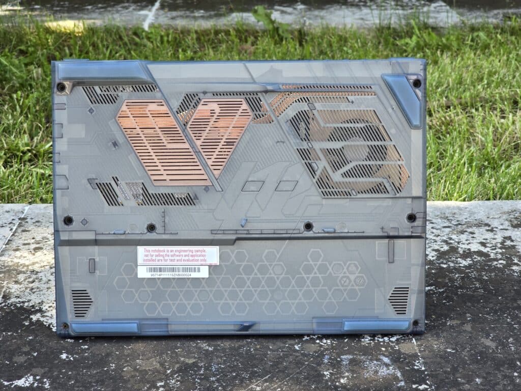 MSI Cyborg 14: Гейминг лаптоп, еквивалент на малък спортен автомобил