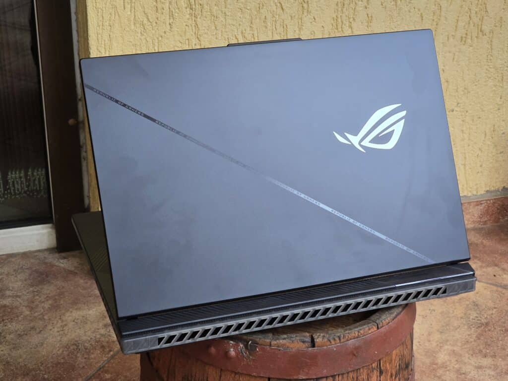 ROG Strix SCAR 18 (2024 г.) – технологично чудо