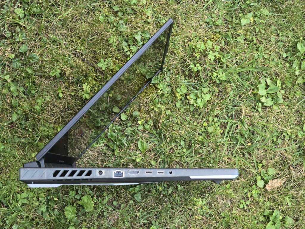 ROG Strix SCAR 18 (2024 г.) – технологично чудо