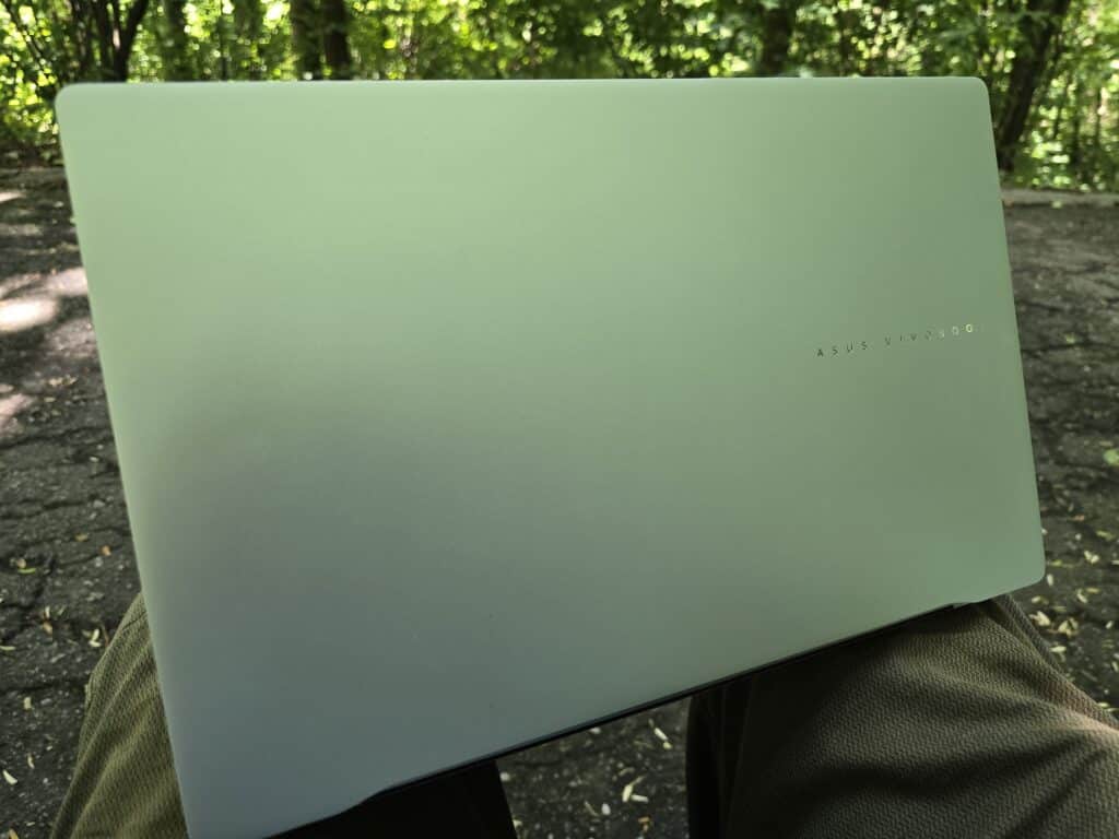 Asus Vivobook S 15 OLED (2024) – Революцията в лаптопите с изкуствен интелект