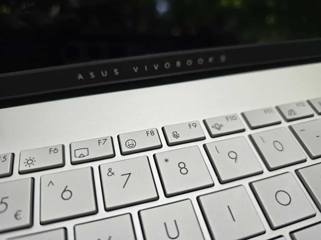 Asus Vivobook S 15 OLED (2024) – Революцията в лаптопите с изкуствен интелект