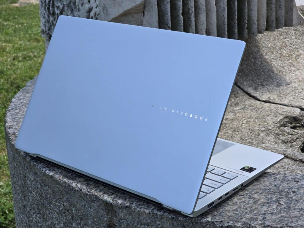 Asus Vivobook S 15 OLED (2024) – Революцията в лаптопите с изкуствен интелект