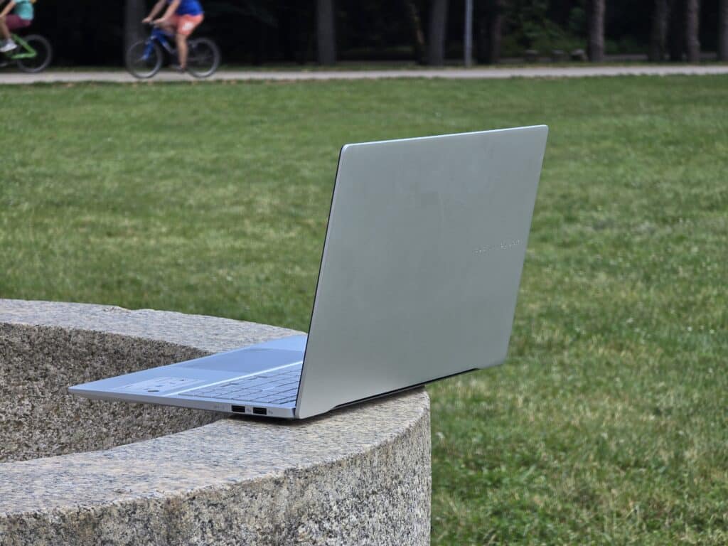 Asus Vivobook S 15 OLED (2024) – Революцията в лаптопите с изкуствен интелект