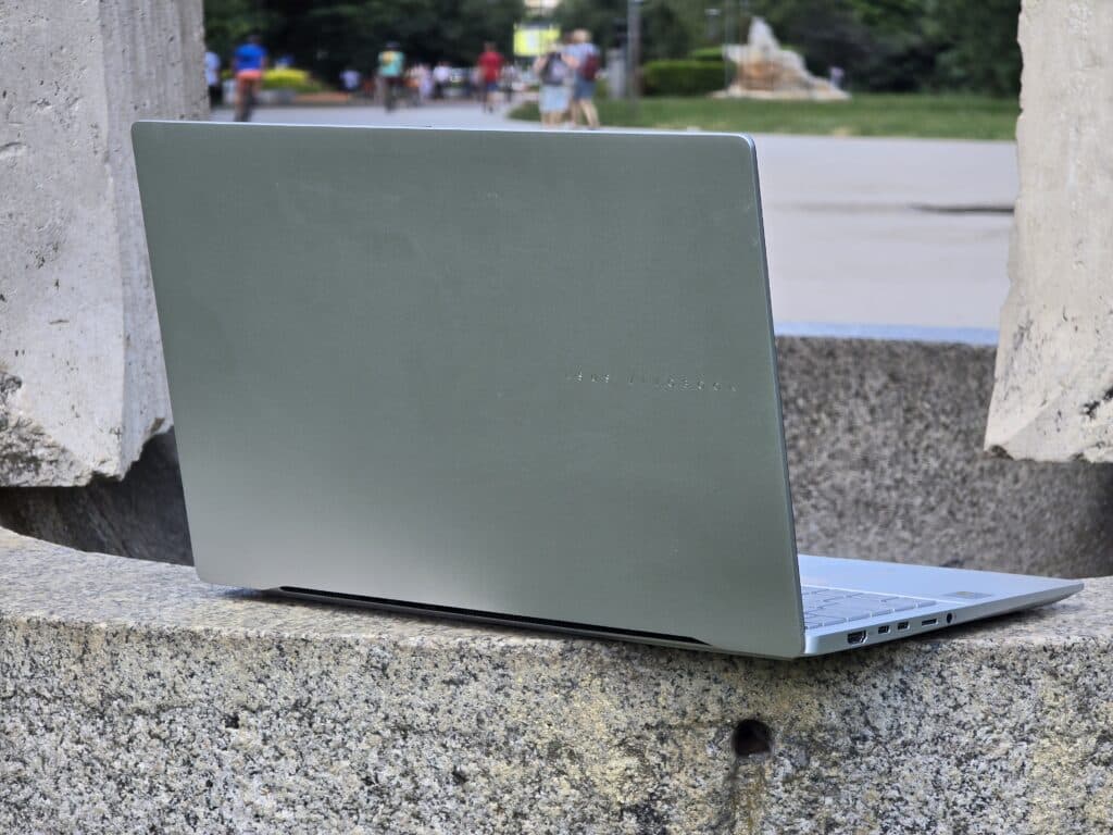 Asus Vivobook S 15 OLED (2024) – Революцията в лаптопите с изкуствен интелект
