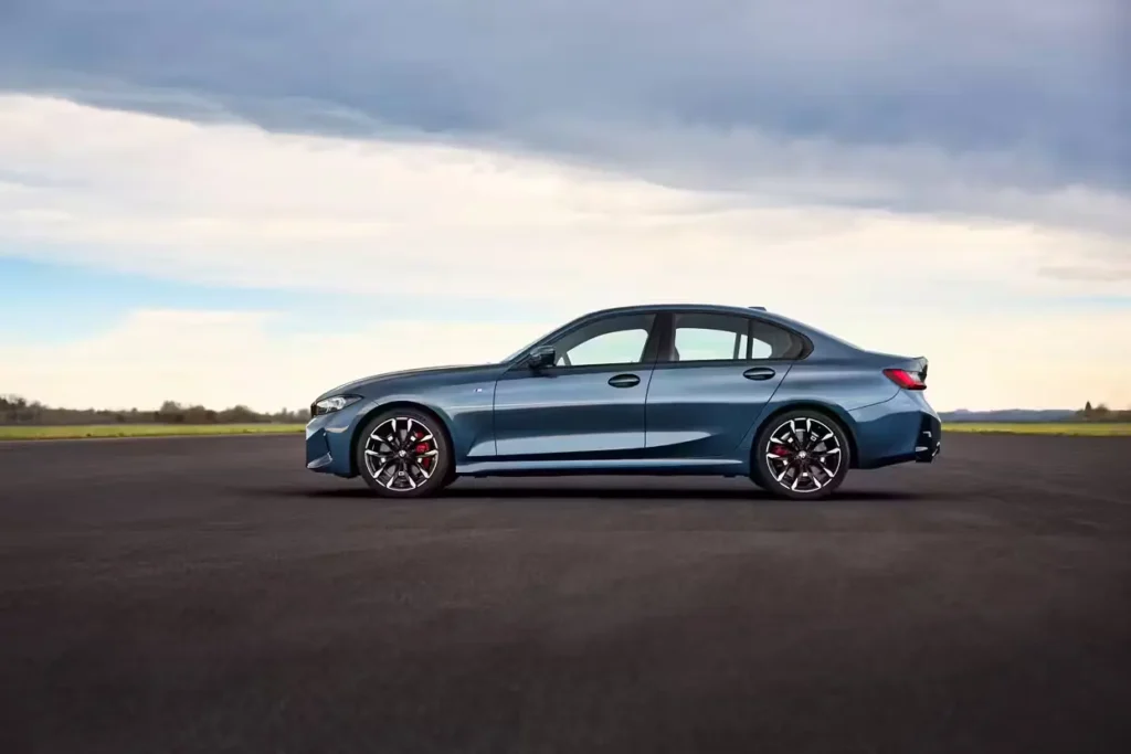 Новото BMW Серия 3: електрифицирани двигатели, oбновен интериор и повече технологии