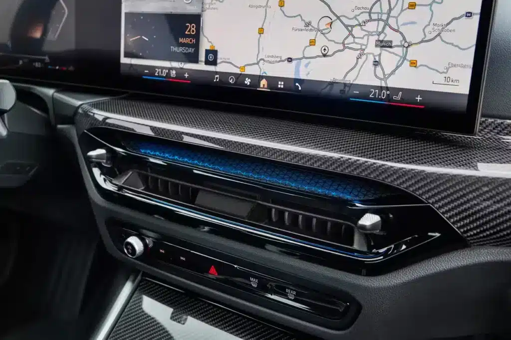 Новото BMW Серия 3: електрифицирани двигатели, oбновен интериор и повече технологии