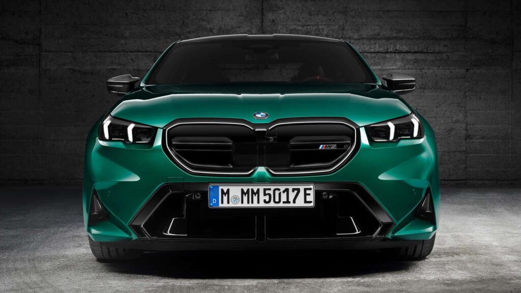 BMW представи новата М5-ца с Plug-In Hybrid задвижване със 717 к.с.