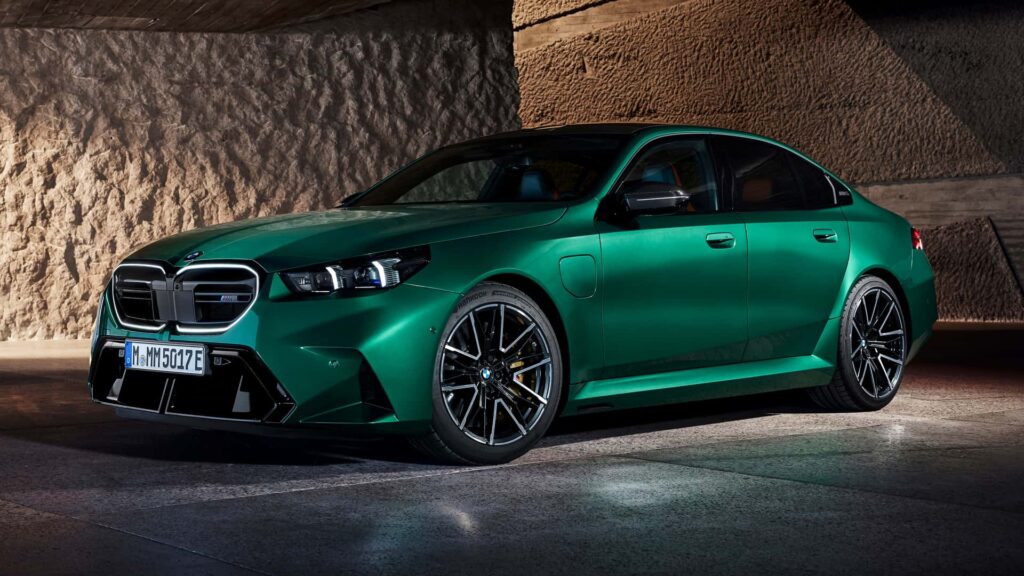 BMW представи новата М5-ца с Plug-In Hybrid задвижване със 717 к.с.