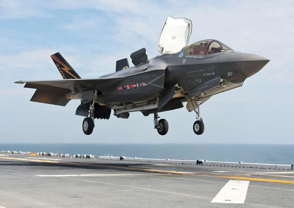 Шлемът Collins Aerospace HMDS Gen 3 за 0 000 прави изтребителя F-35 прозрачен за пилота
