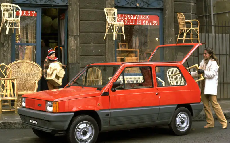Тука няма скука: автомобилите с дизайн на Крис Бенгъл