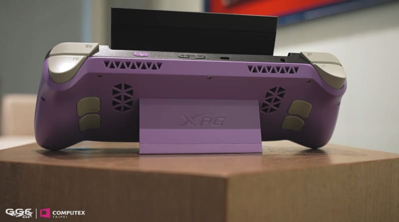 Adata показа прототип на портативната конзола XPG Nia с изскачащ екран, LPCAMM2 памет и напечатан корпус