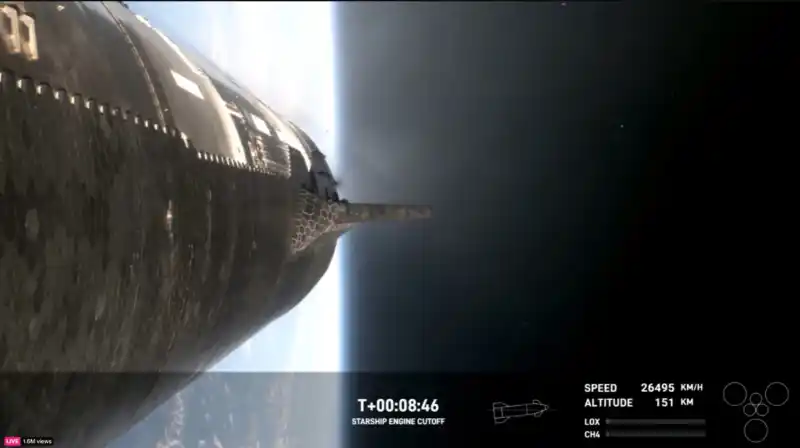 SpaceX за четвърти път изстреля гигантската ракета Starship – за първи път ускорителят осъществи меко кацане