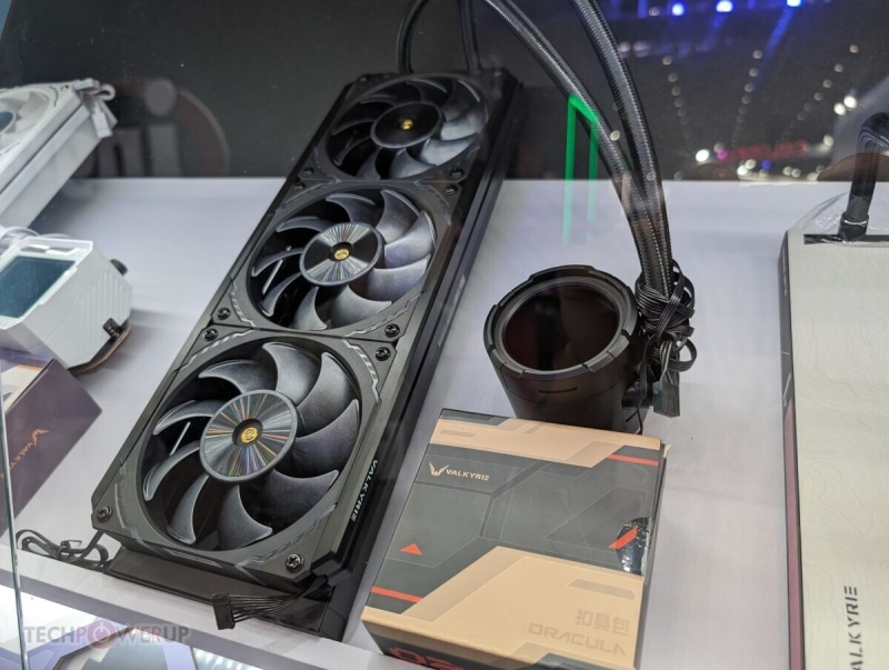 На Computex 2024 бяха показани въздушни охладители с цветни екрани