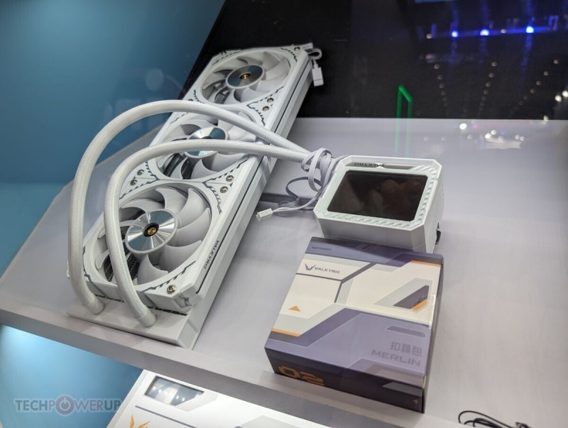 На Computex 2024 бяха показани въздушни охладители с цветни екрани