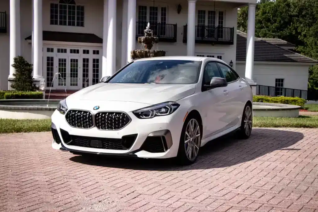 “Родната полиция ни пази” и прави хитри покупки. BMW M340i > базово М3?