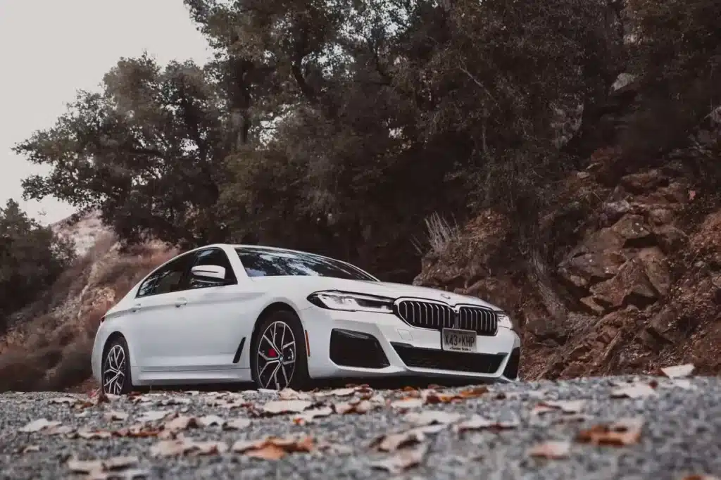 “Родната полиция ни пази” и прави хитри покупки. BMW M340i > базово М3?