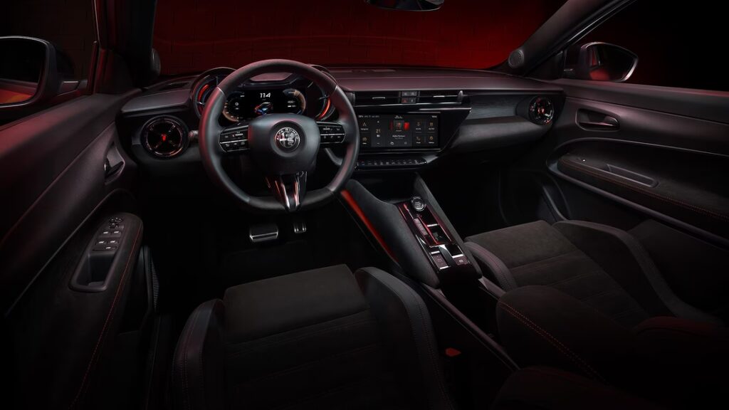 Alfa Romeo Junior Veloce с 280 к.с. готов за дебют