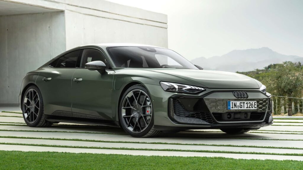 Audi представи най-мощния модел в историята си: RS E-Tron GT Performance с 912 к.с. и ускорение до 100 за 2,5 секунди
