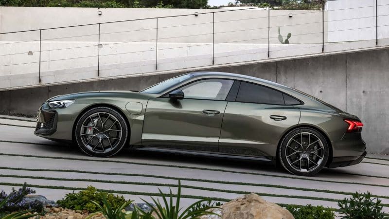 Audi представи най-мощния модел в историята си: RS E-Tron GT Performance с 912 к.с. и ускорение до 100 за 2,5 секунди