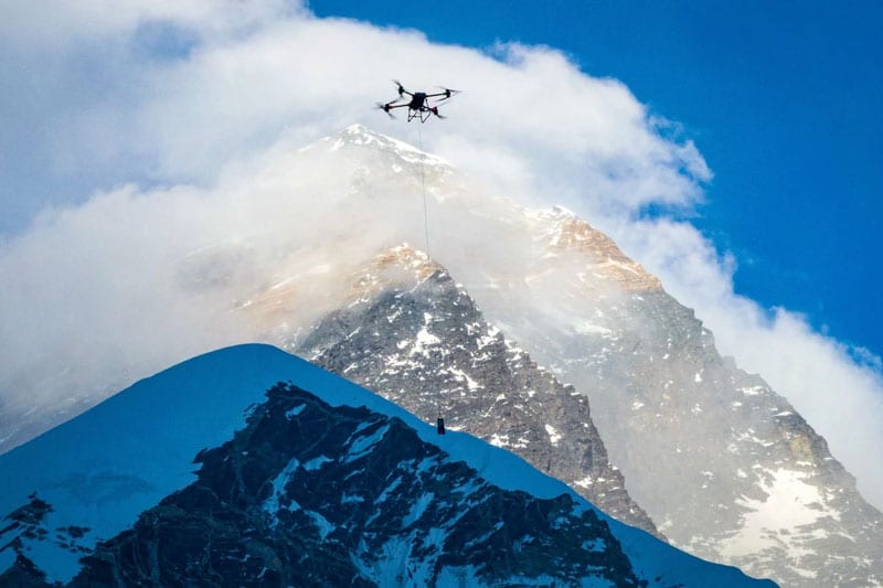 DJI извърши първата в историята доставка на товар с дрон до Еверест