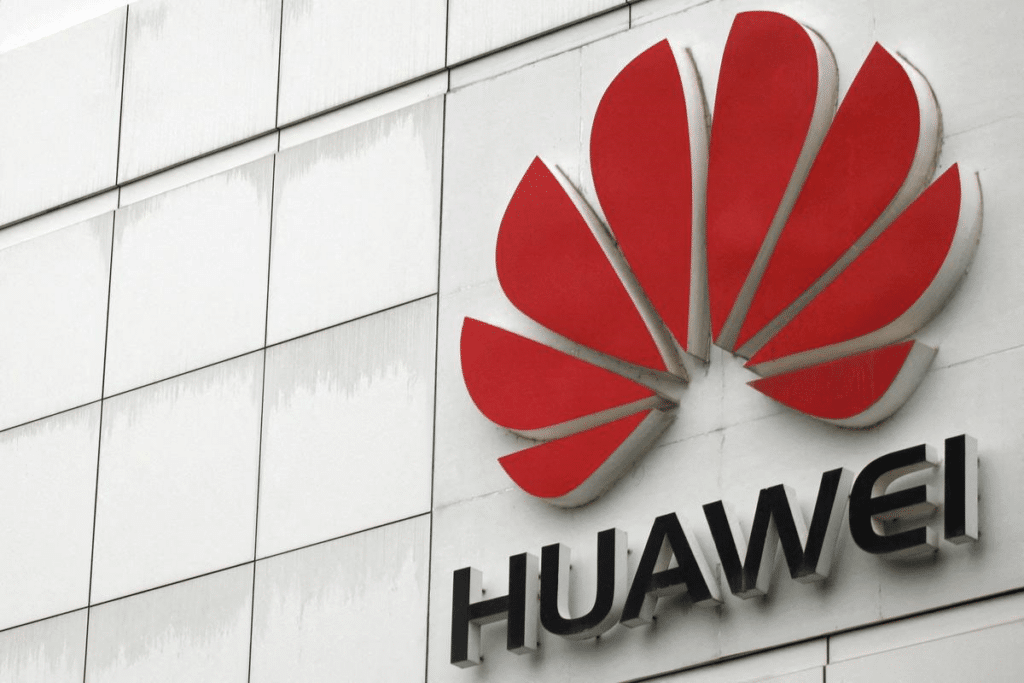 Седмицата накратко: Huawei се завърна начело в Китай, Nvidia подновява продажбите на AI чипове, а T-Mobile получи зелена светлина за сделки за милиарди