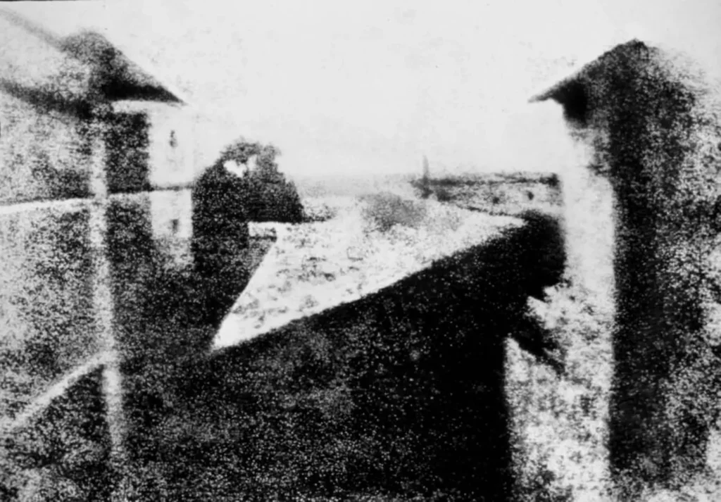 Забележителната история зад първата направена някога снимка и как тя промени историята завинаги