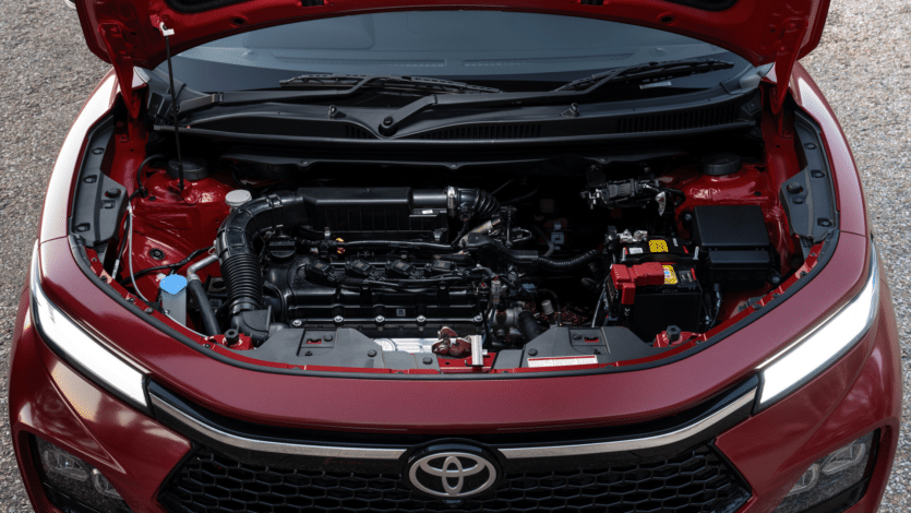 Toyota Starlet Cross – градски кросоувър, наполовина по-евтин от RAV4