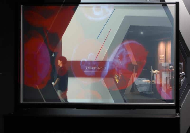 Откриха евтин начин за производство на прозрачни OLED-екрани с помощта на наночастици