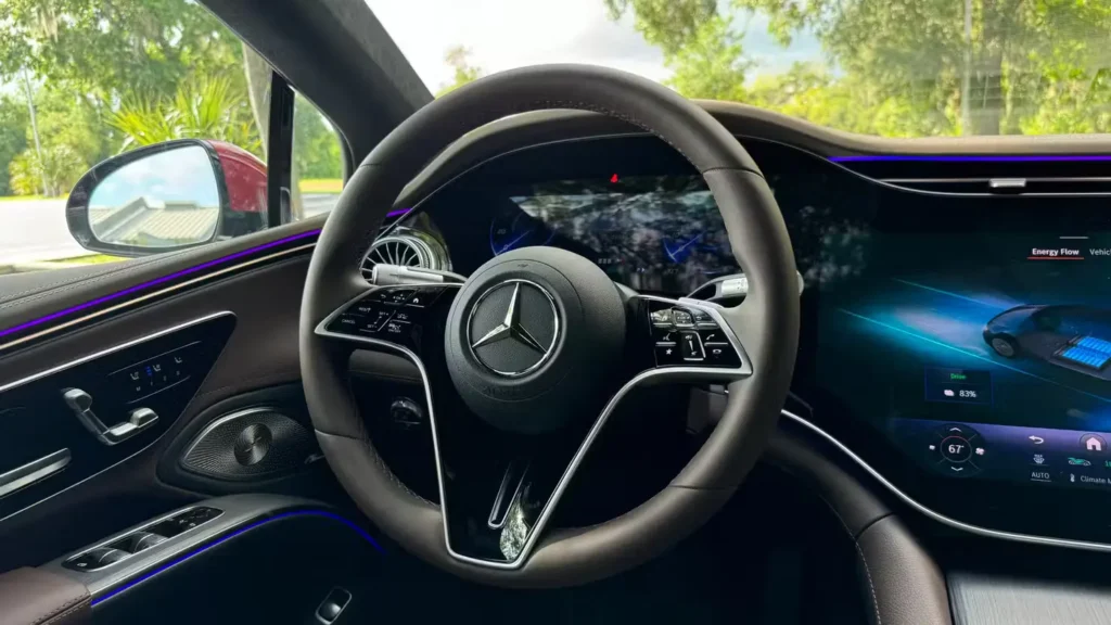 Какво означава „безусловен базов лукс“ според Mercedes-Benz EQS + сравнение с BMW i7
