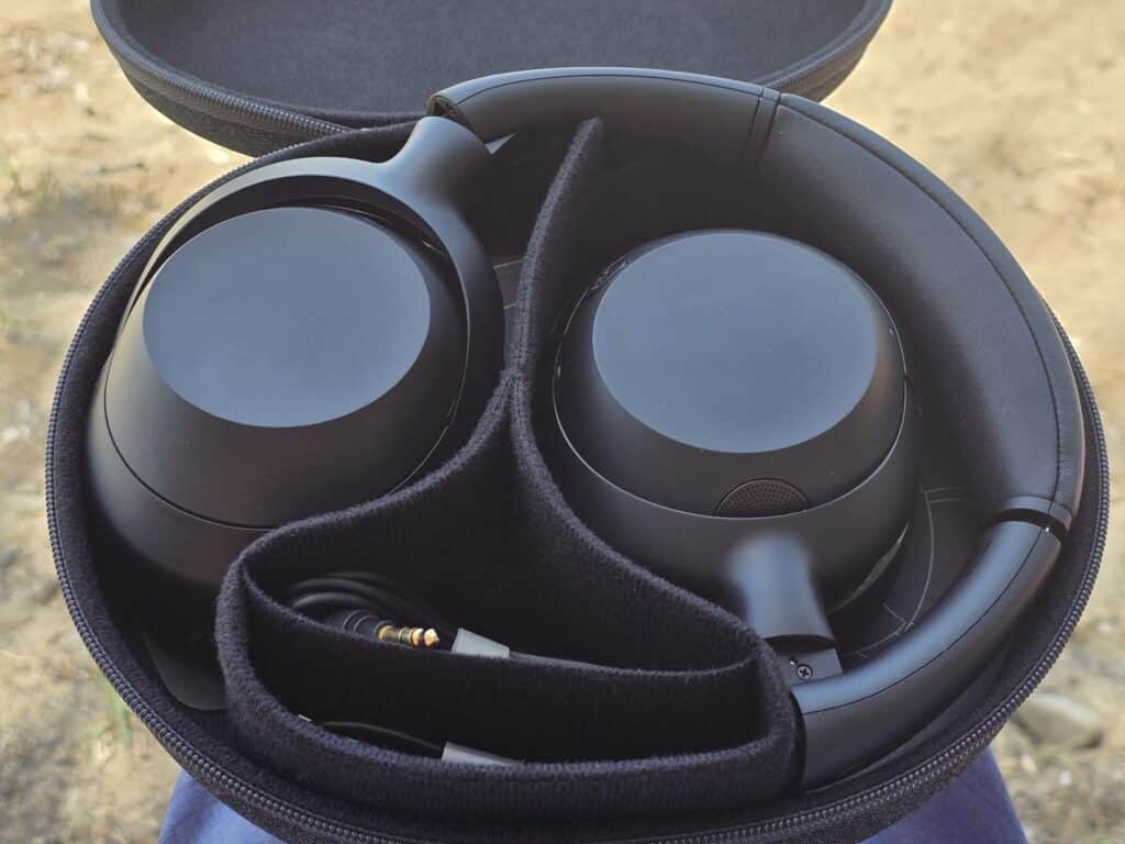 Sony ULT Wear: удобни слушалки от среден клас с мощен бас
