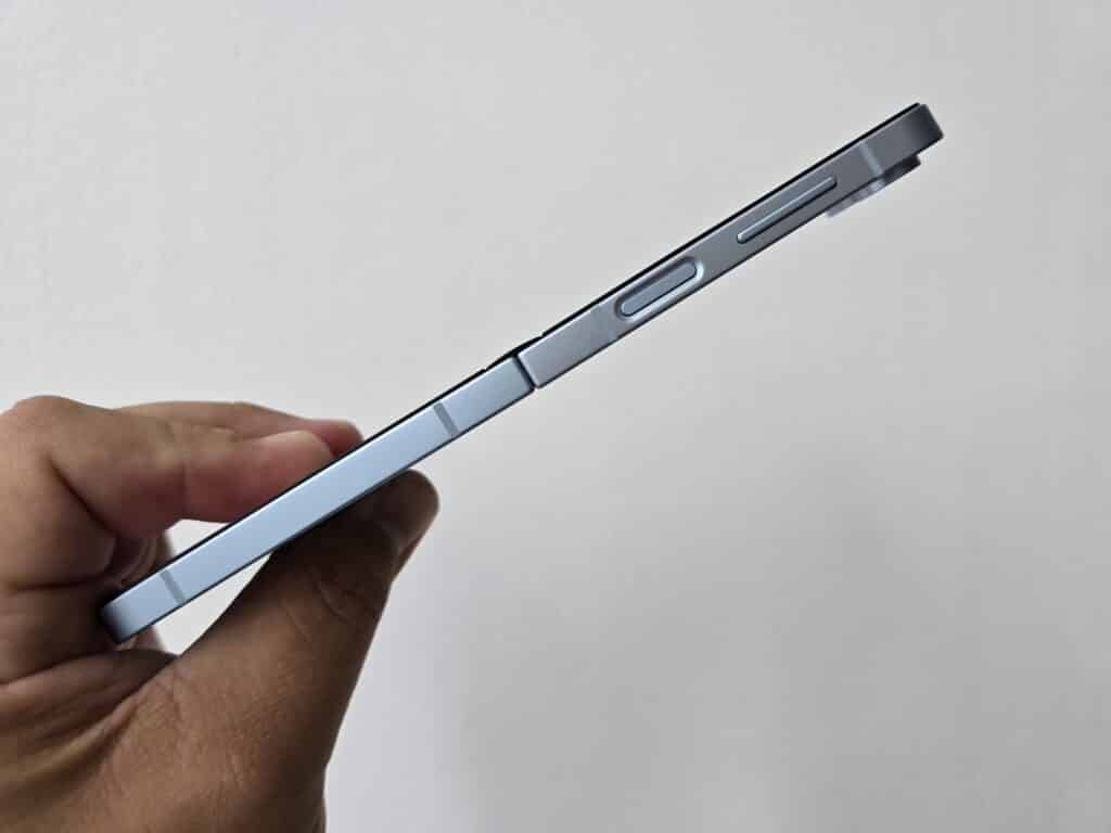 Samsung Galaxy Z Flip6: Сгъваемият шедьовър, носещ стил и функционалност, има нова версия