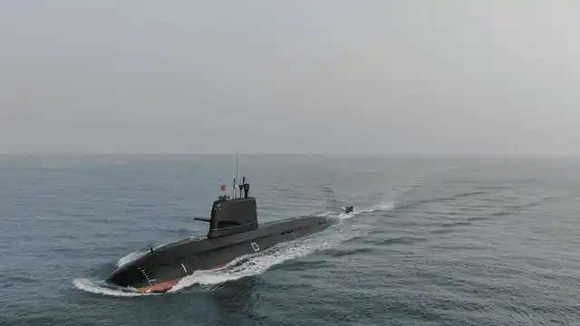 Напредък във военното дело: Китай може да атакува Starlink сателитите с помощта на подводни лазерни оръжия