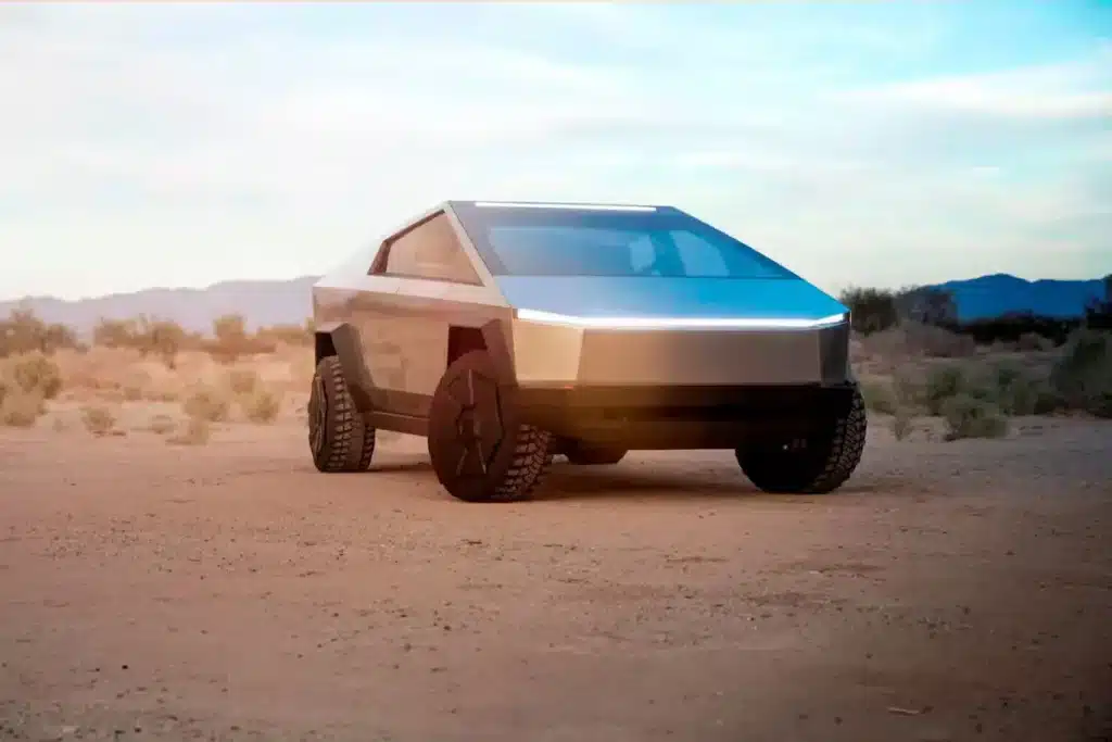 Rivian R1T срещу Tesla Cybertruck: Битката на причудливите електрически пикапи
