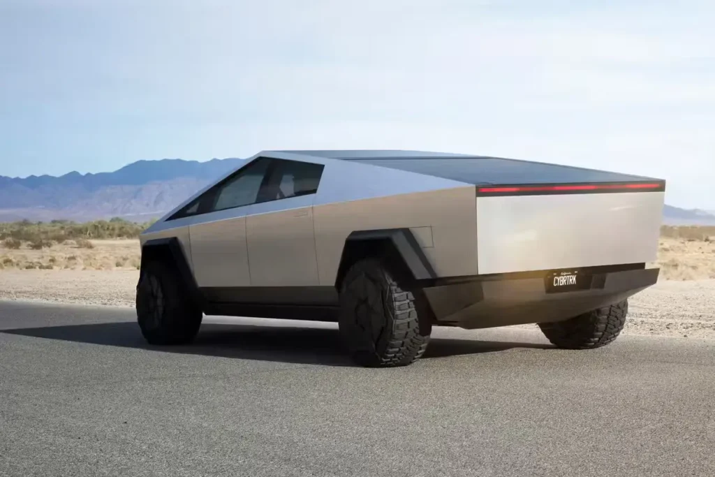 Rivian R1T срещу Tesla Cybertruck: Битката на причудливите електрически пикапи