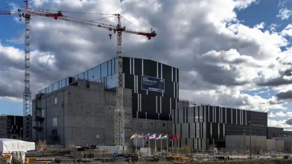 ITER: Най-големият термоядрен реактор в света ще създаде магнитно поле, 250 000 пъти по-силно от земното