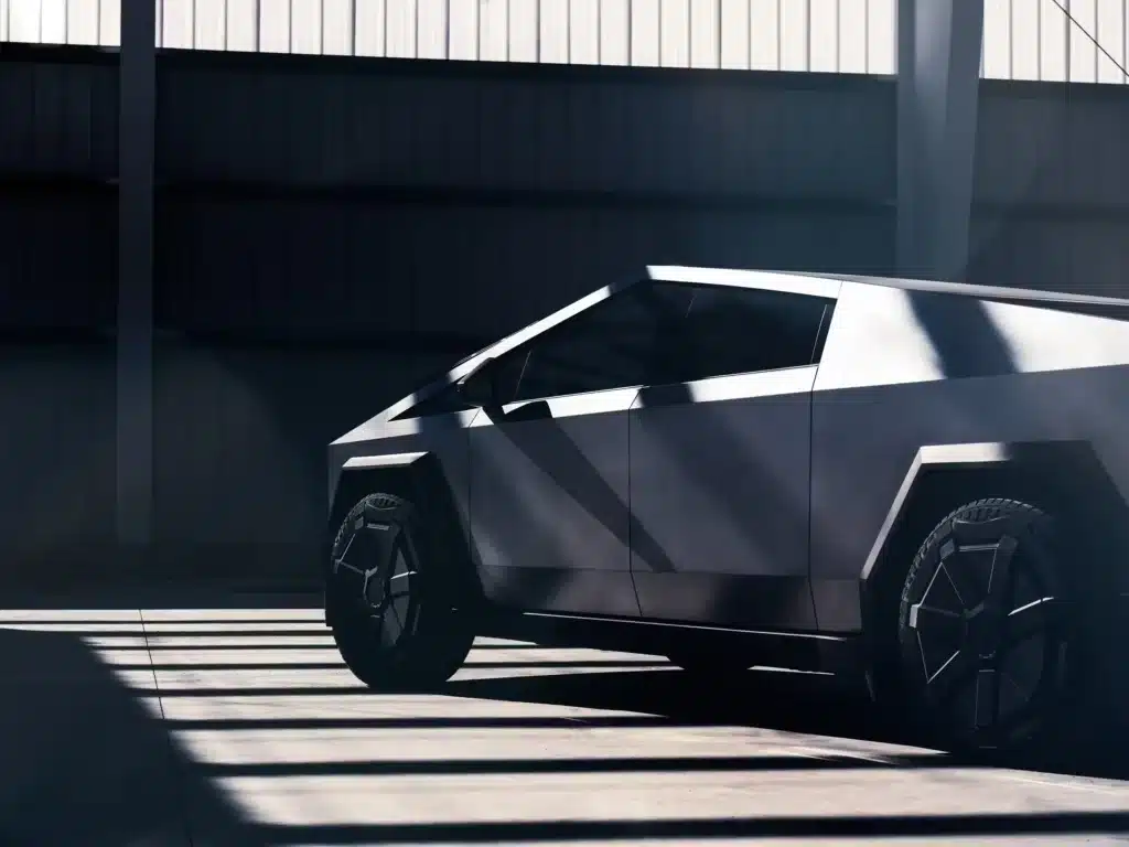 Колко от проблемите на Tesla Cybertruck са реални и колко – clickbait?