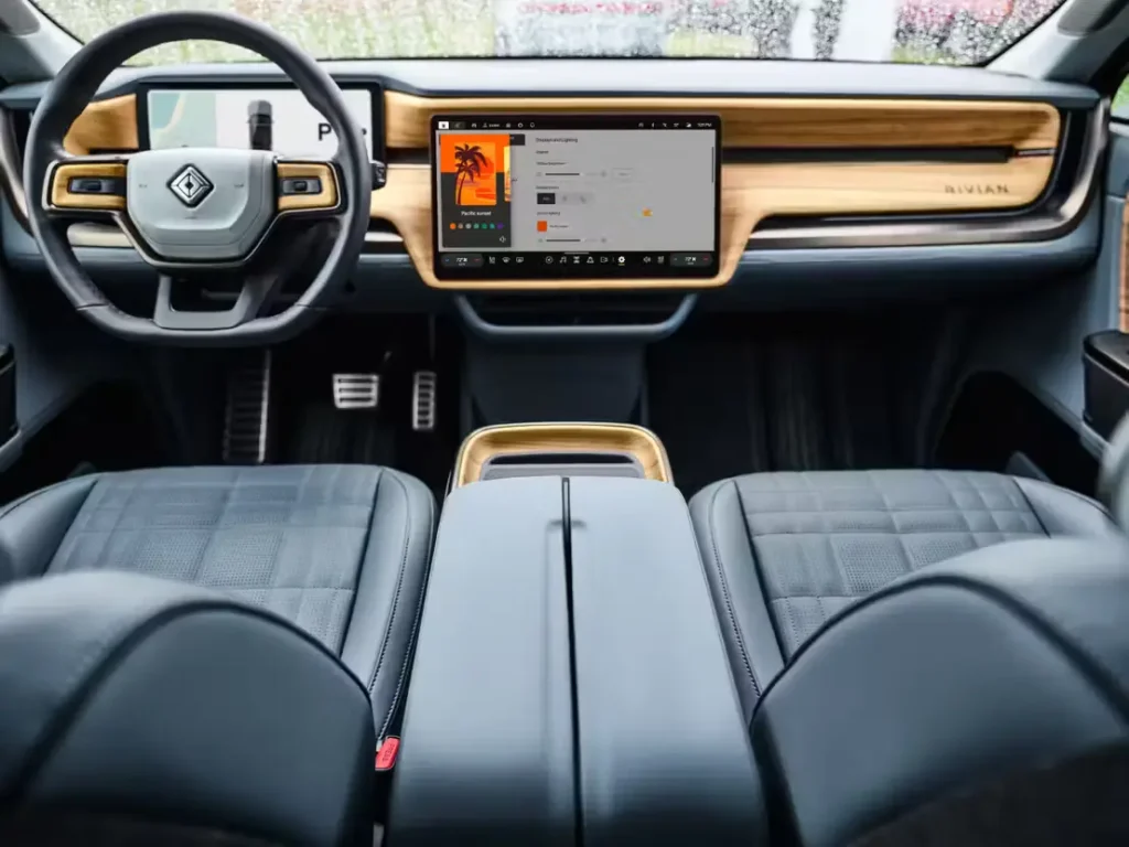 Rivian R1T срещу Tesla Cybertruck: Битката на причудливите електрически пикапи