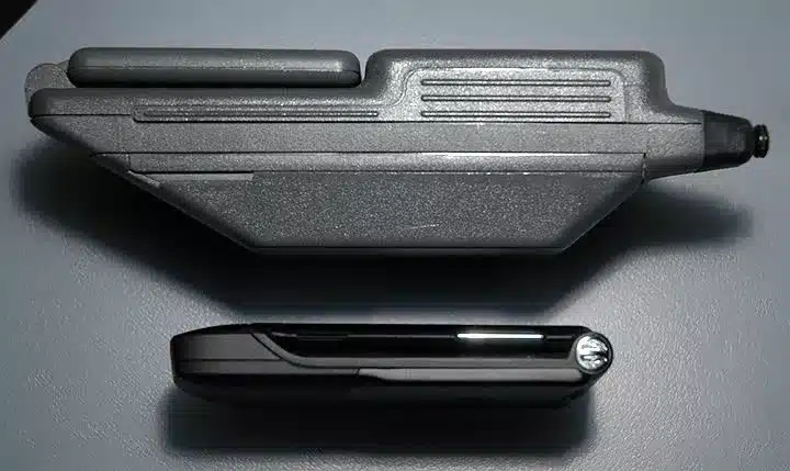 Легендарният Moto Razr V3: iPhone-ът от миналото