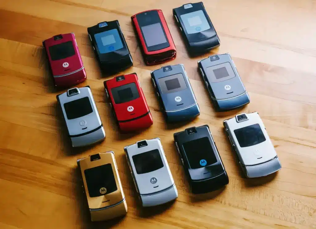 Легендарният Moto Razr V3: iPhone-ът от миналото